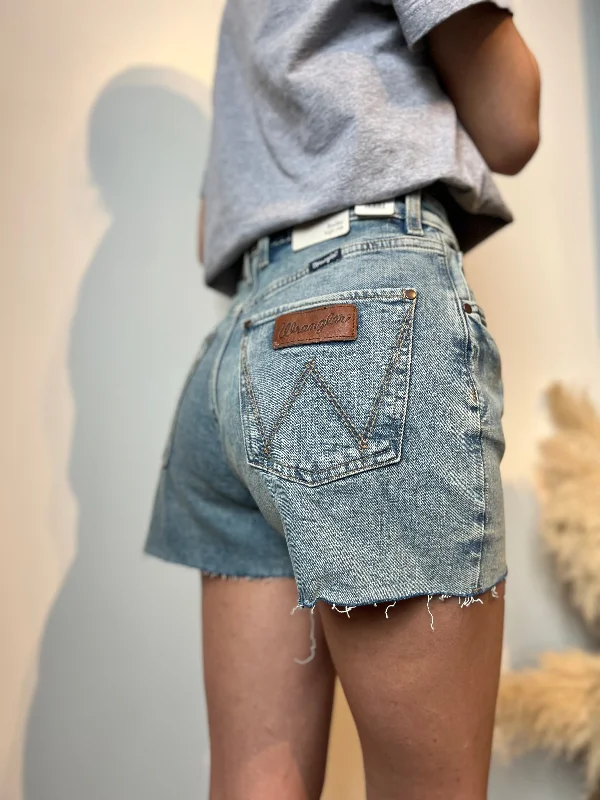 Elegant Temperament Wrangler Carrie Denim Shorts