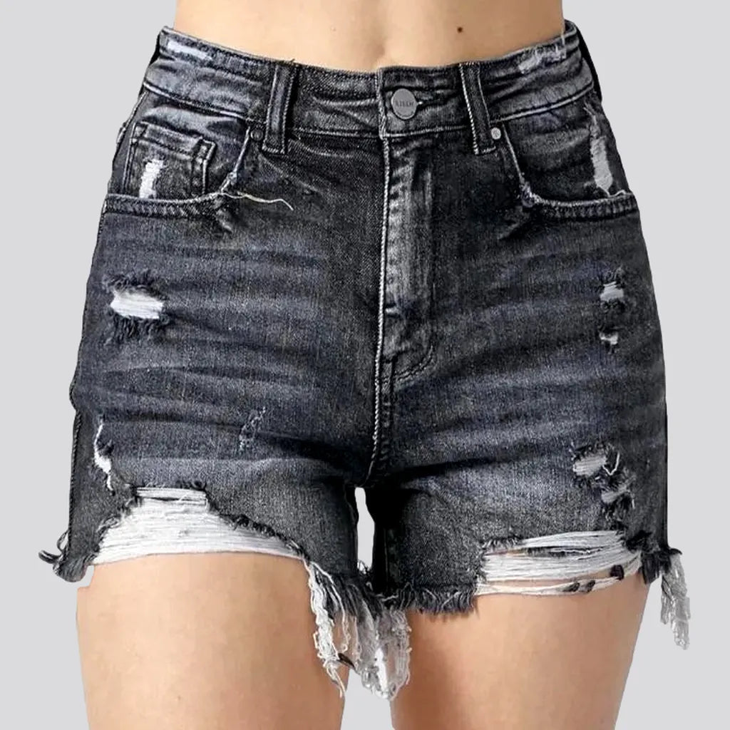 Avant-garde Design Distressed frayed-hem denim shorts