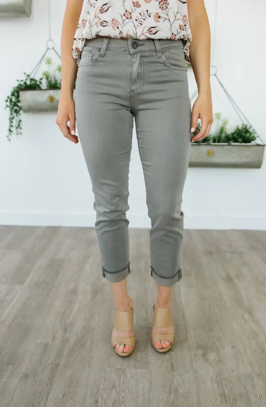 Amy Crop Straight Leg Jean In Moss